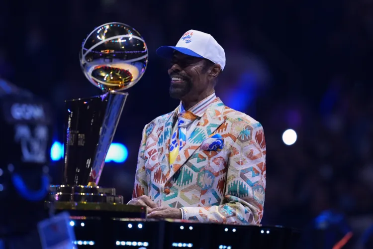76ers beat Knicks after New York raises banner